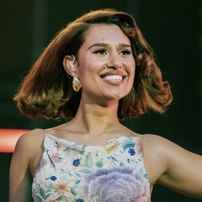 Raye Autograph Profile