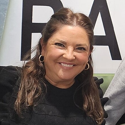 Rebekah Elmaloglou Autograph Profile