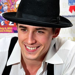 Reeve Carney