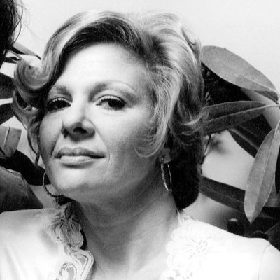 Renee Taylor Autograph Profile