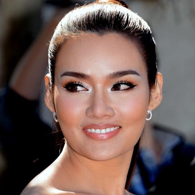 Rhatha Phongam Autograph Profile