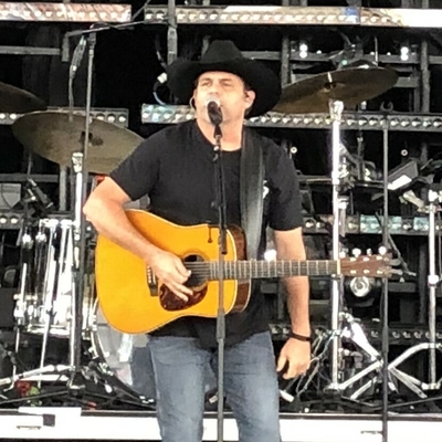 Rhett Akins Autograph Profile