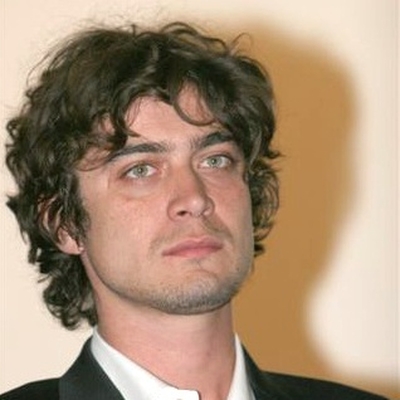 Riccardo Scamarcio Autograph Profile