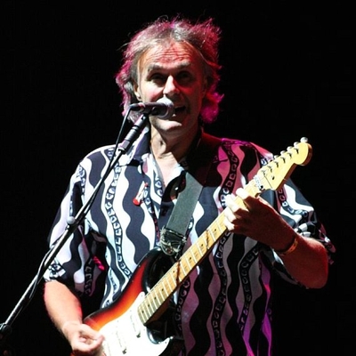 Rick Fenn Autograph Profile