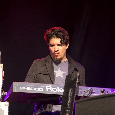 Rob Garza Autograph Profile