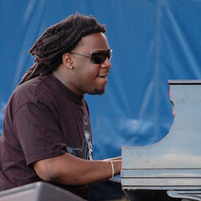 Robert Glasper Autograph Profile