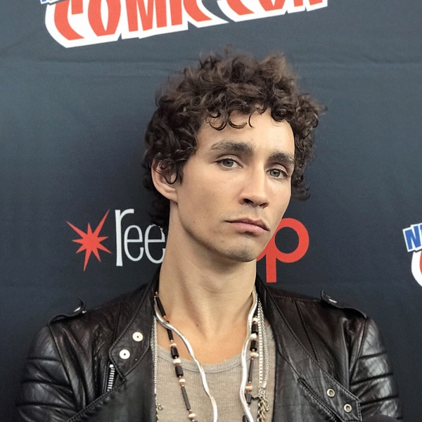 Robert Sheehan