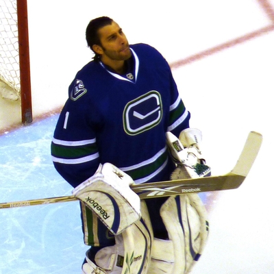 Roberto Luongo Autograph Profile
