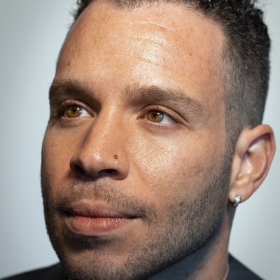 Robin de Jesus Autograph Profile