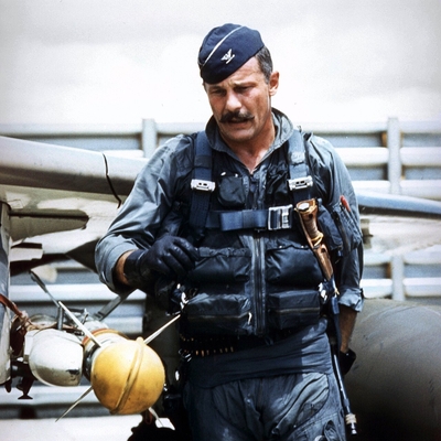 Robin Olds Autograph Profile