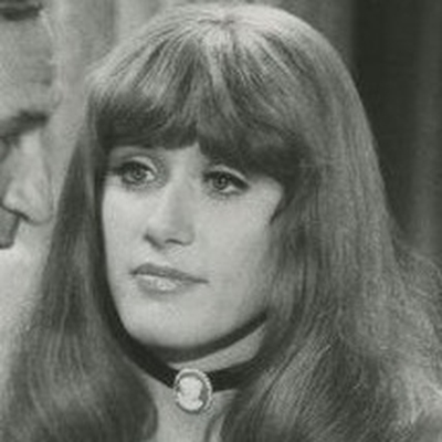 Robyn Hilton Autograph Profile