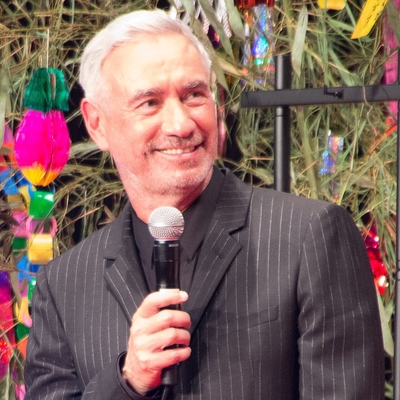 Roland Emmerich Autograph Profile