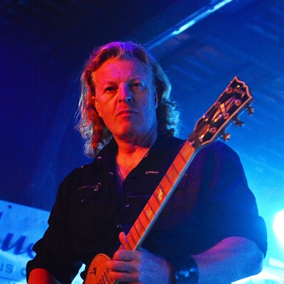 Roland Grapow Autograph Profile