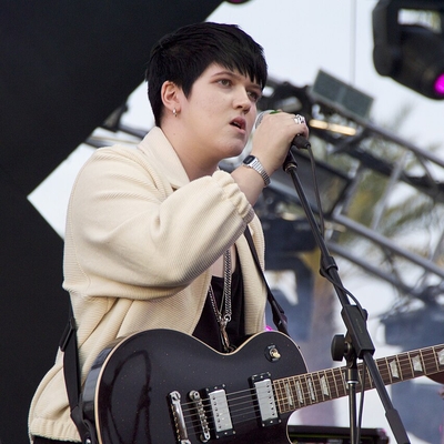 Romy Madley Croft Autograph Profile