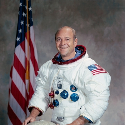 Ronald Evans Autograph Profile