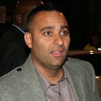 Russell Peters Autograph Profile