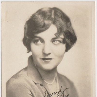 Ruth Elder Autograph Profile