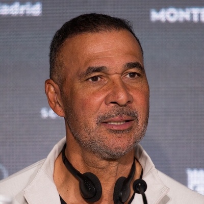 Ruud Gullit Autograph Profile