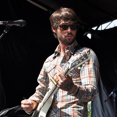 Ryan Bingham Autograph Profile