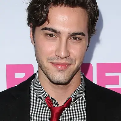 Ryan McCartan Autograph Profile