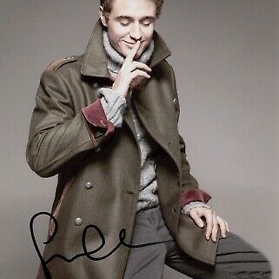 Sam Claflin Sam Claflin
