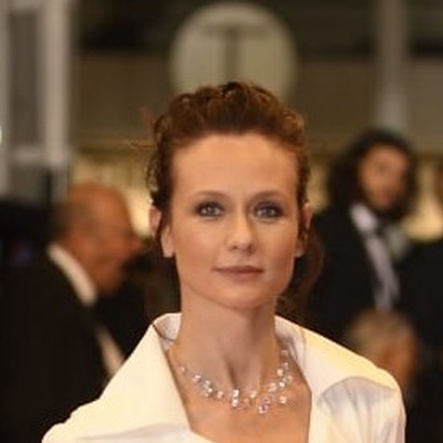 Sabine Crossen Autograph Profile