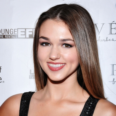 Sadie Robertson Autograph Profile
