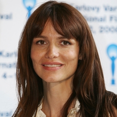 Saffron Burrows