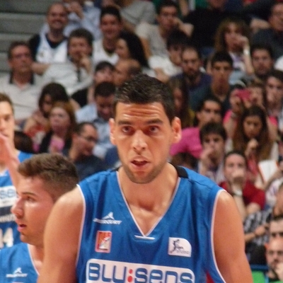 Salah Mejri Autograph Profile