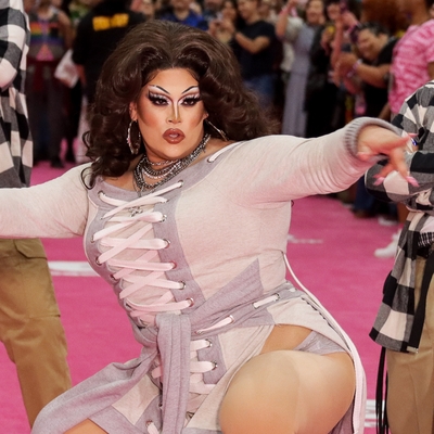 Salina Estitties Autograph Profile