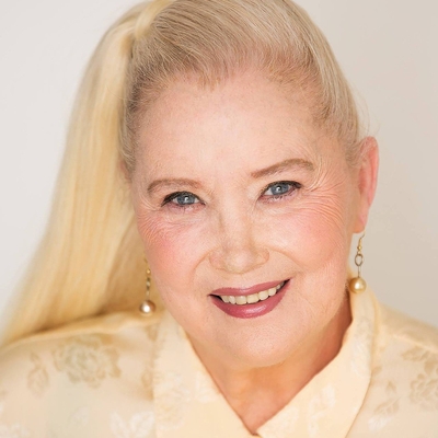 Sally Kirkland