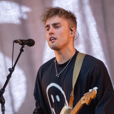 Sam Fender Autograph Profile