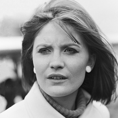 Sandie Shaw Autograph Profile