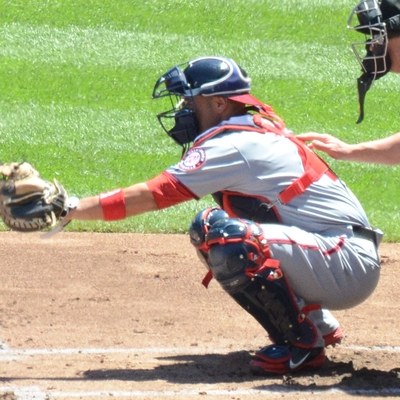 Sandy Leon Autograph Profile