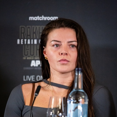Sandy Ryan Autograph Profile