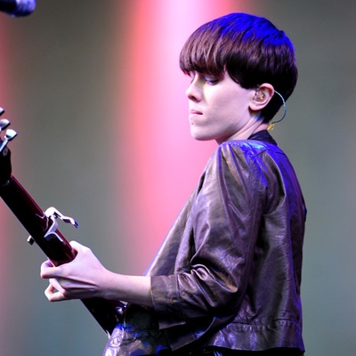 Sara Quin Autograph Profile