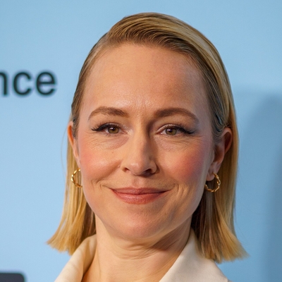 Sarah Goldberg Autograph Profile