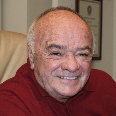 Şarık Tara Autograph Profile