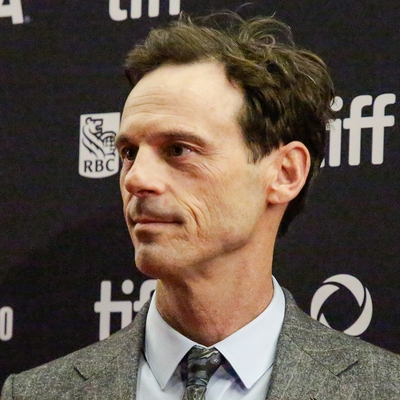 Scoot McNairy Autograph Profile