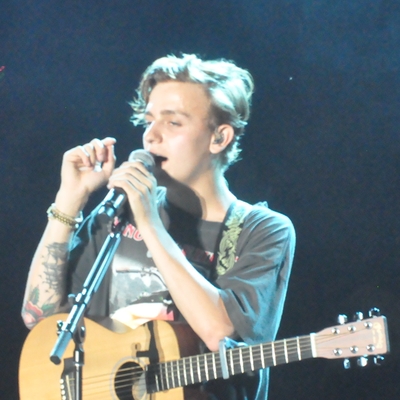 Scott Helman Autograph Profile