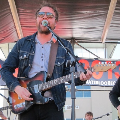 Scott Hutchison Autograph Profile