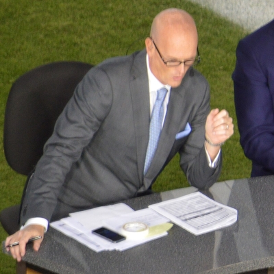 Scott Van Pelt Autograph Profile