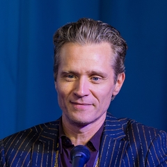 Seamus Dever