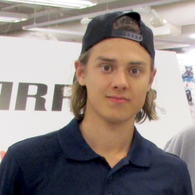 Sebastian Aho Autograph Profile