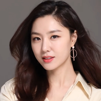 Seo Ji-hye Autograph Profile