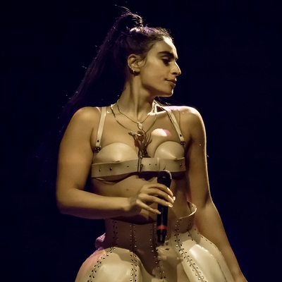 Sevdaliza Autograph Profile