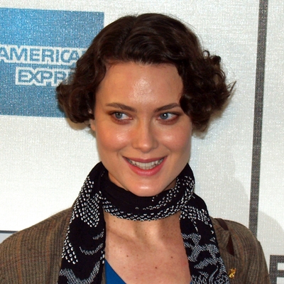 Shalom Harlow Autograph Profile