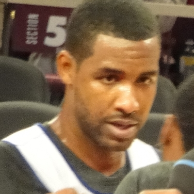 Shawne Williams Autograph Profile