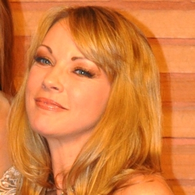 Shayla LaVeaux Autograph Profile