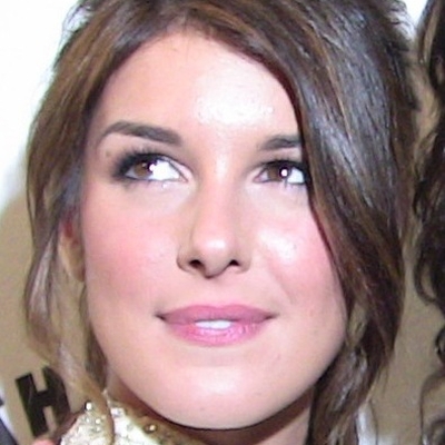 Shenae Grimes Autograph Profile